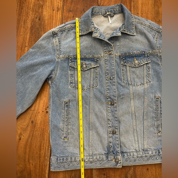 ☀️ FREE PEOPLE Studded Denim Trucker Jacket - Picture 13 of 16